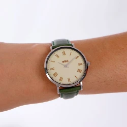 Portée Face Montre Eco-responsable - Montre eHo - Vintage - Olive