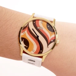 Portée  Face  - Montre Écoresponsable eHo - Sixties -  Blanche Pique